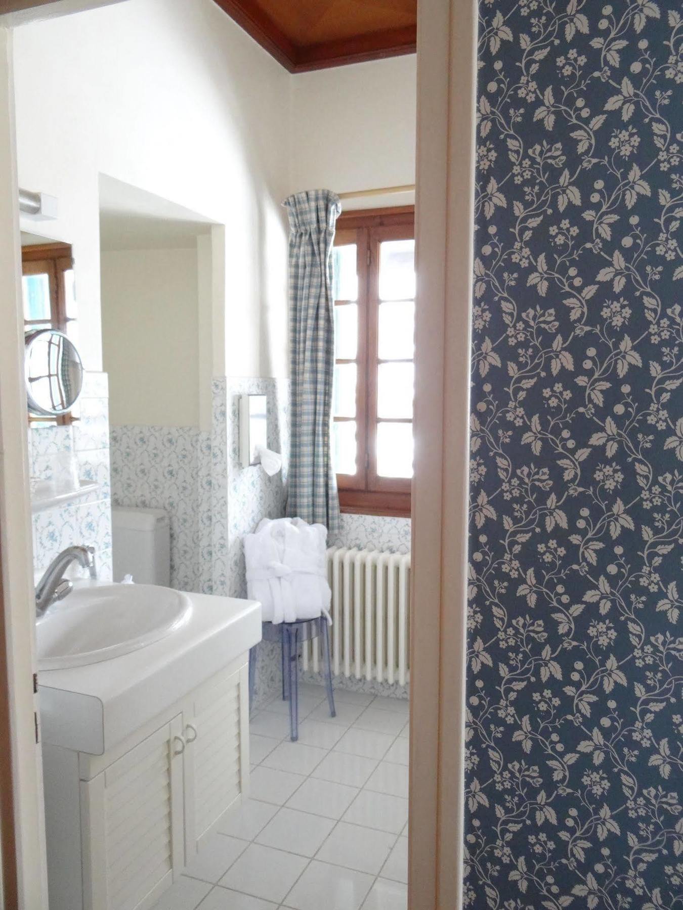 Auberge Des Chasseurs Echenevex Екстер'єр фото