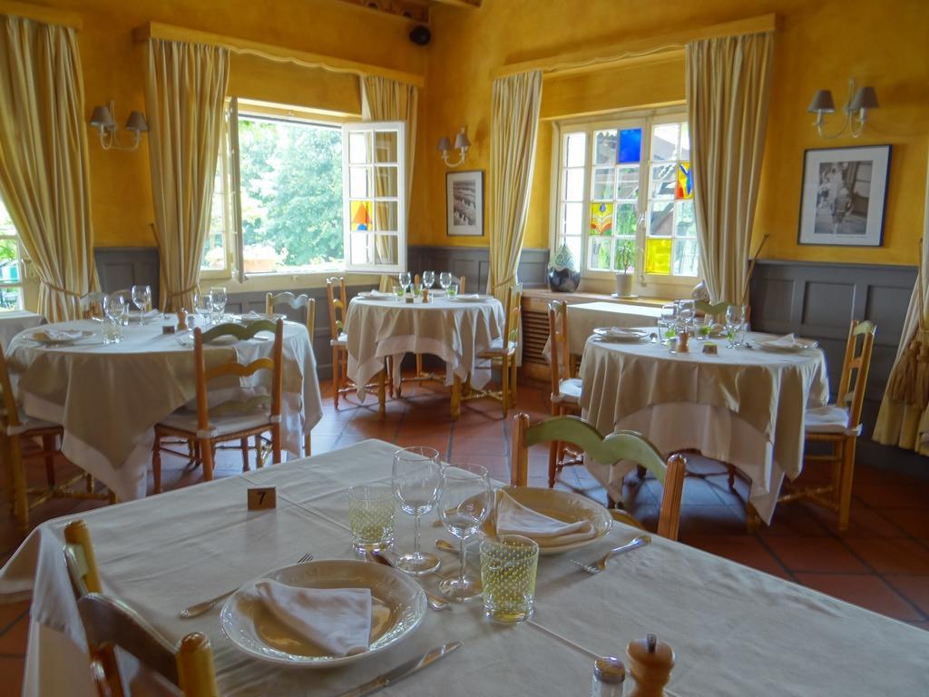 Auberge Des Chasseurs Echenevex Екстер'єр фото